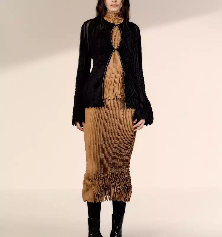 ArdAzAei's Ready-to-Wear Unveiling: A Fusion of Couture and Innovation