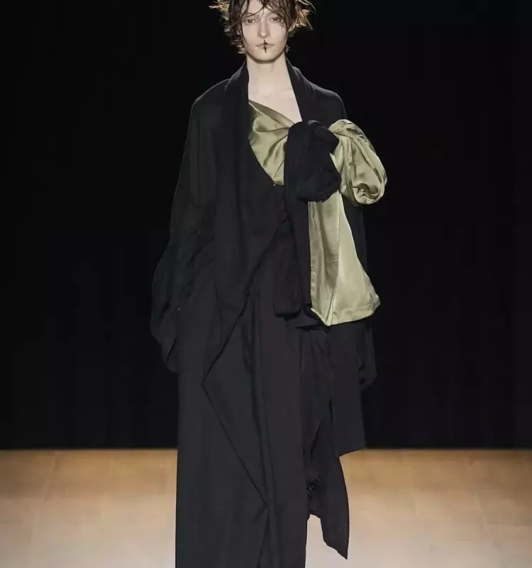 Yohji Yamamoto's Fall 2026 Ready-to-Wear Collection: A Visual Journey