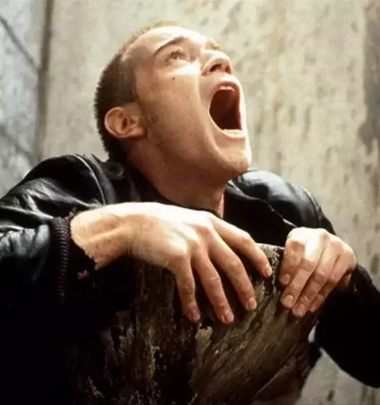 L'Intimità Radicale: Un Manifesto per la Connessione Collettiva