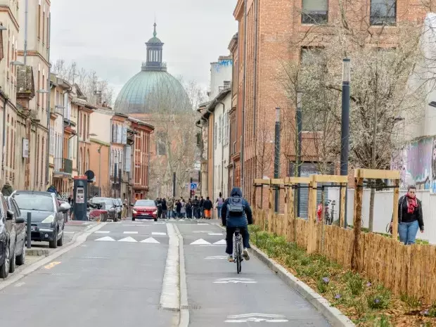 Bilan municipal de Toulouse : Réalisations, Attentes des Professionnels et Orientations des Candidats pour 2026