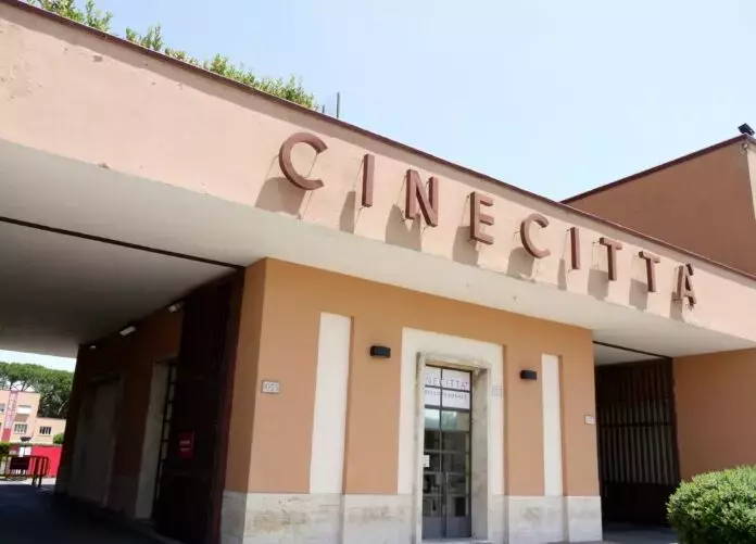 Indagine sui Finanziamenti Cinematografici: La Guardia di Finanza Interviene negli Studios