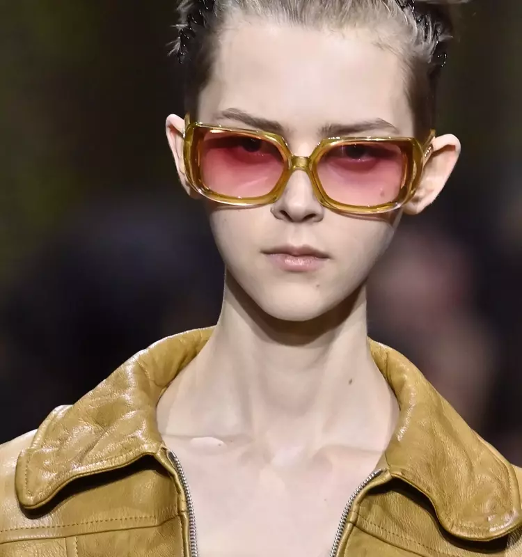 The Unexpected Comeback of the Classic Headband in High Fashion