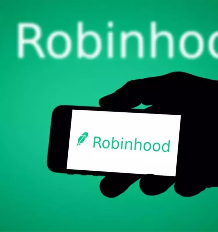 Robinhood's Banking Arm Hits $1 Billion, Platinum Card Launch Nears
