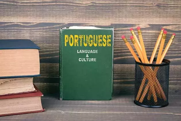 Hebrew Language Courses: Linguistic Foundations, Educational Structure, and Cultural Context