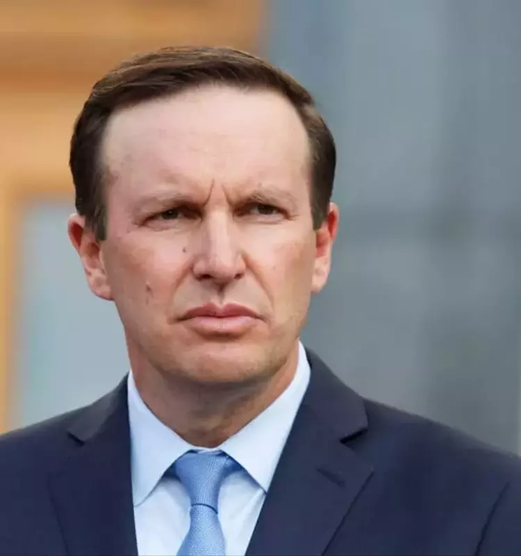 Senator Murphy Warns Against Globalization's Impact on Community and Identity