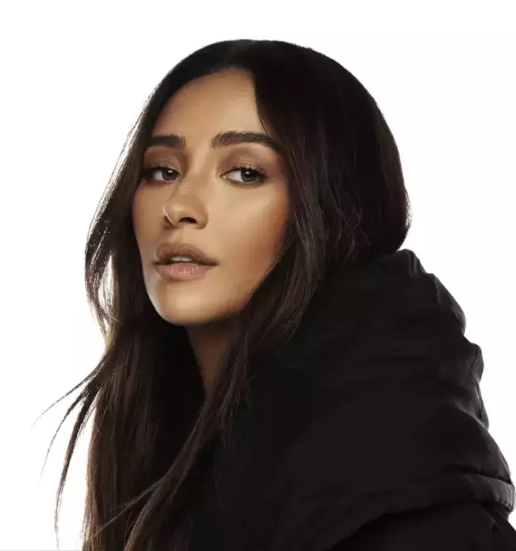 Shay Mitchell Joins 'Baywatch' Reboot as Lifeguard Trina