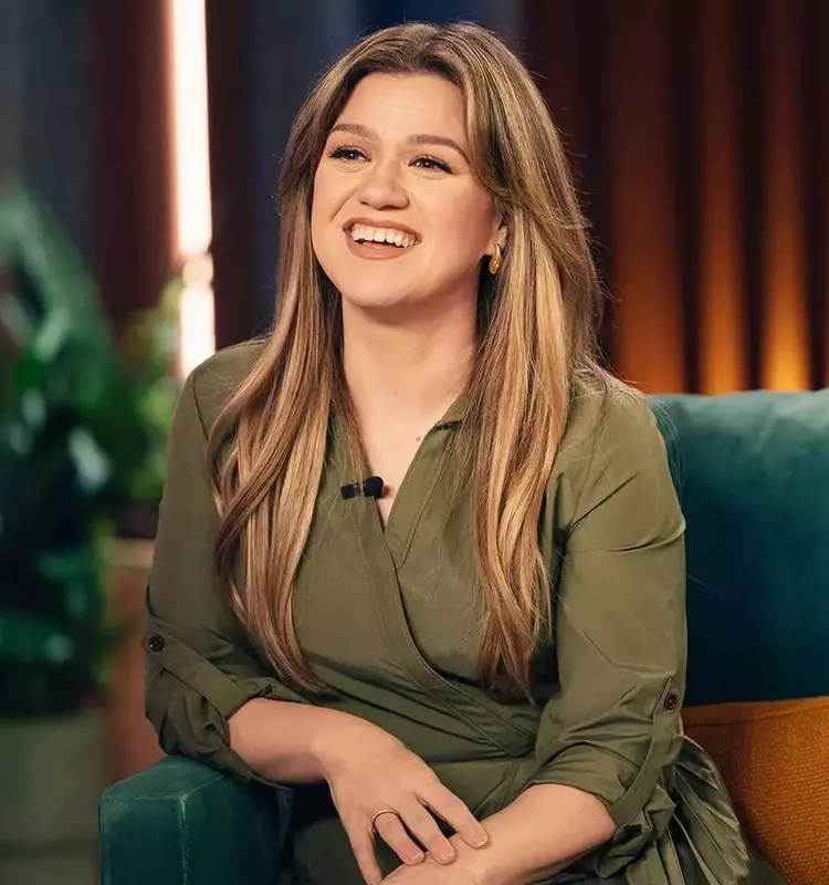Prize Deception: Kelly Clarkson's 'American Idol' Revelation and 'The Traitors' Winner's Unpaid Winnings