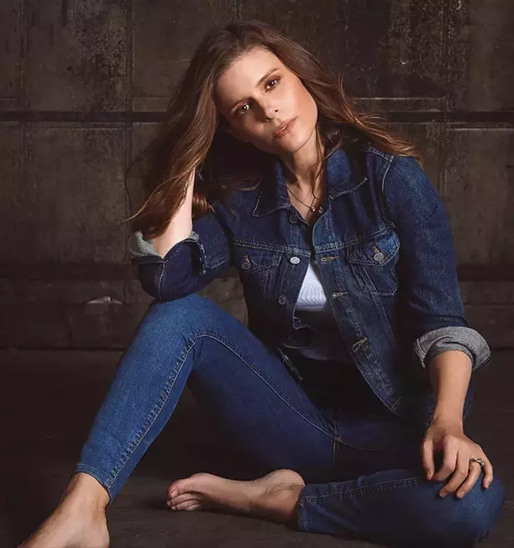 Kate Mara's Journey Through Repeated On-Screen Deaths and Ambition for Broadway