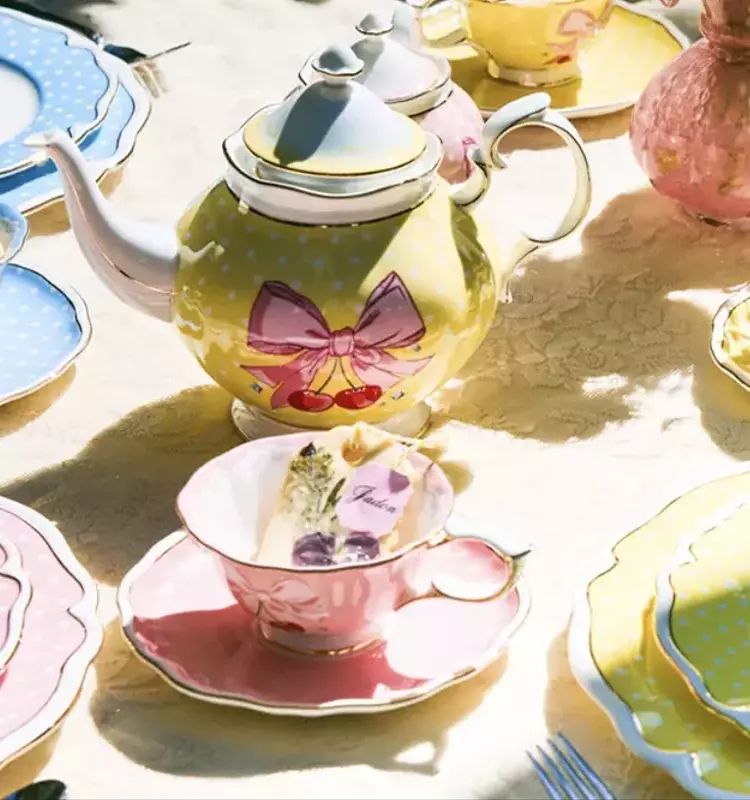 Noon & Moon Unveils Marilyn Monroe-Inspired Teaware Collection