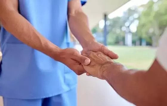 La alarmante escasez de reumatólogos en España: Un desafío inminente para la salud pública