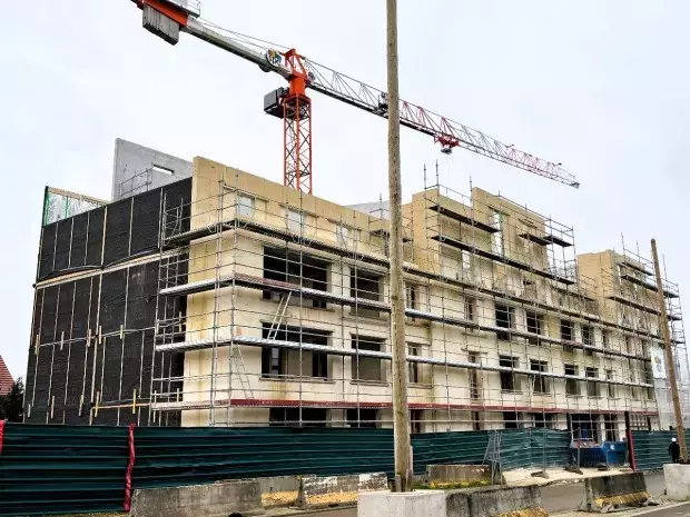 Un Renouveau Fragile dans le Secteur du Bâtiment Francilien