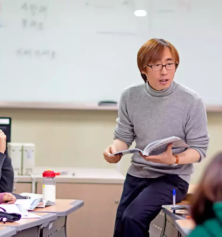 Online German Courses — Structure, Learning Mechanisms, and Educational Contexts