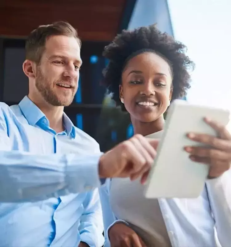 Choosing Between Growth and Broad Market: A Look at Two Leading Stock ETFs