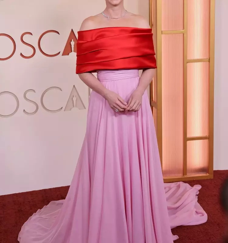Jessie Buckley's Oscar Journey: From Stylistic Simplicity to Chanel Elegance and Motherhood