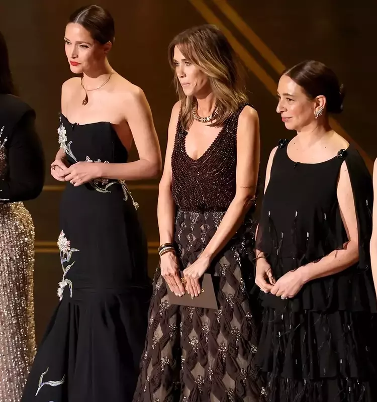 'Bridesmaids' Cast Celebrates 15th Anniversary at the Oscars