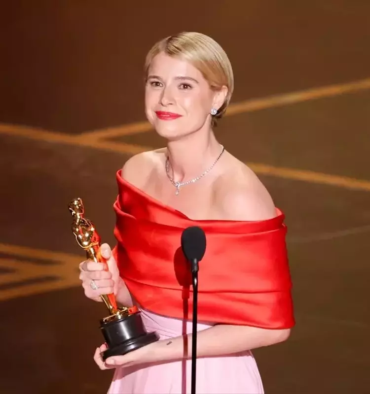 Ireland Celebrates Jessie Buckley's Historic Oscar Win for Best Actress