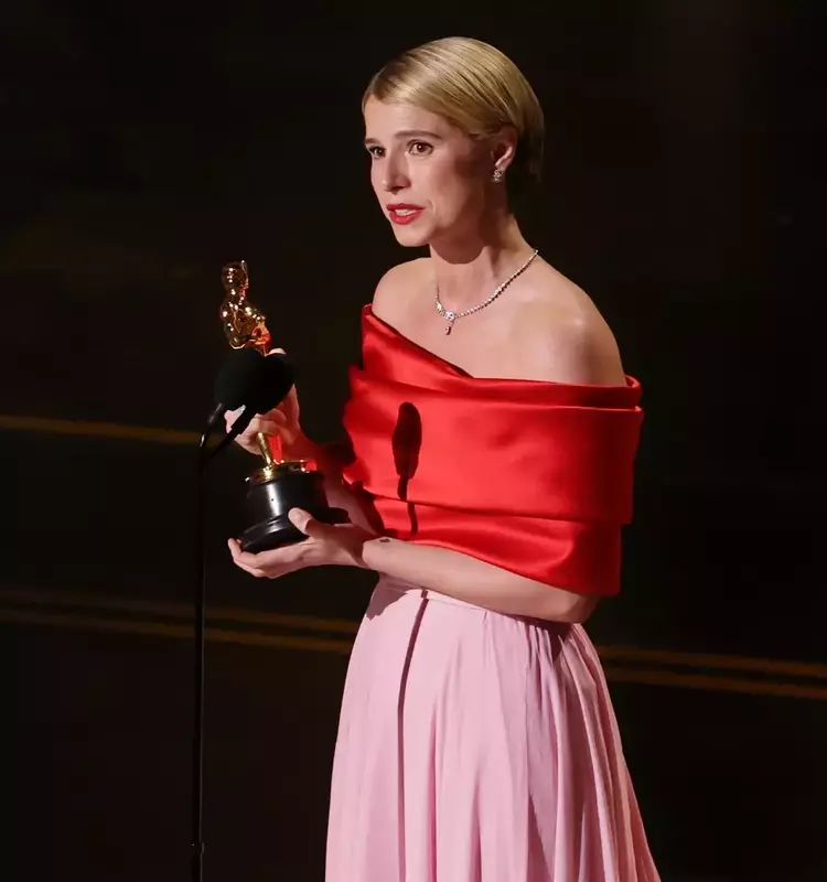 Jessie Buckley's Oscar Acceptance Speech: A Gaelic Tribute to Motherhood