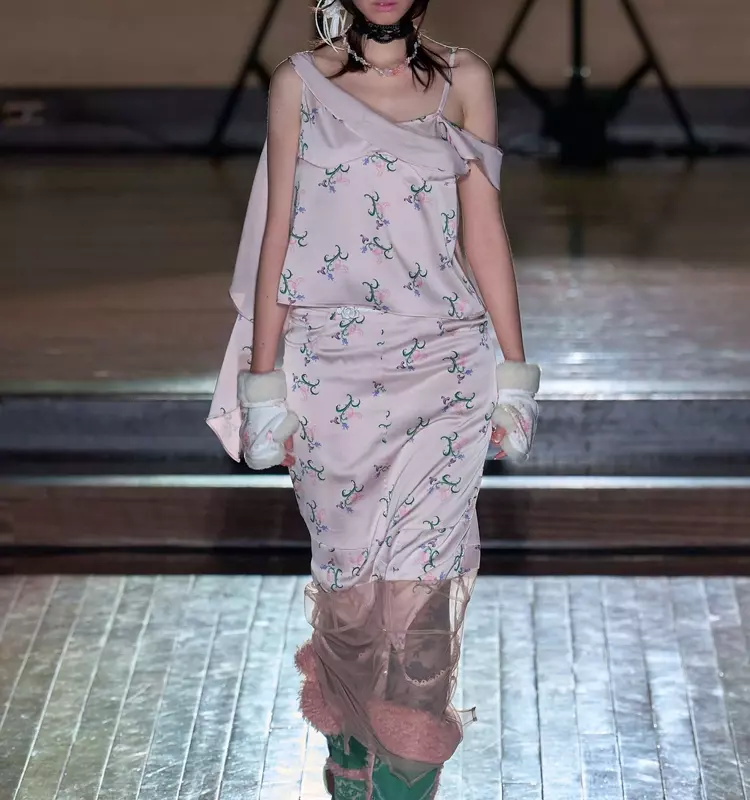 Yueqi Qi's Fall 2026 Tokyo Collection Unveiled