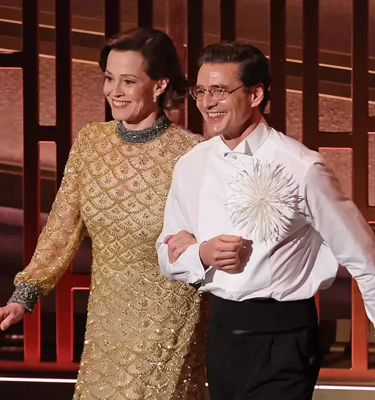 Sigourney Weaver and Pedro Pascal's 'Aliens' and 'Star Wars' Crossover at the Oscars