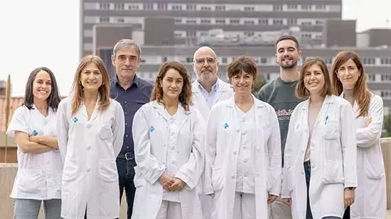 Enfermedad de Crohn: Recurrencia Quirúrgica Similar en Mayores y Jóvenes, Desafiando Prejuicios de Edad