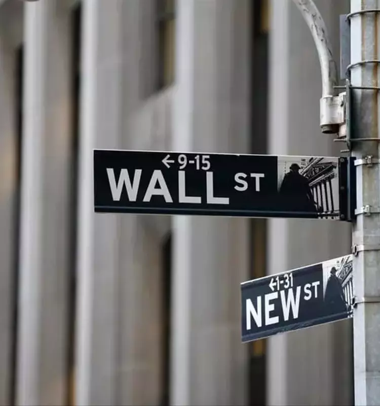 Market Turbulence and Corporate Spotlight: An Overview of Today's Financial Landscape