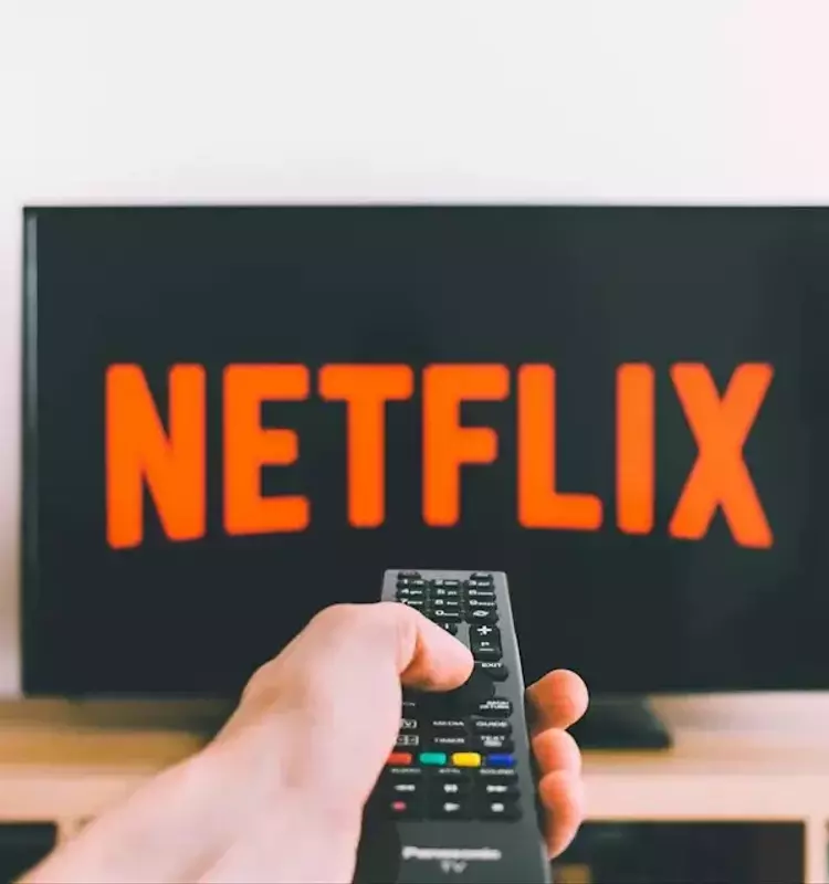 Wells Fargo Initiates Netflix with 'Equal Weight' Rating Amidst Ambitious Global Content Strategy