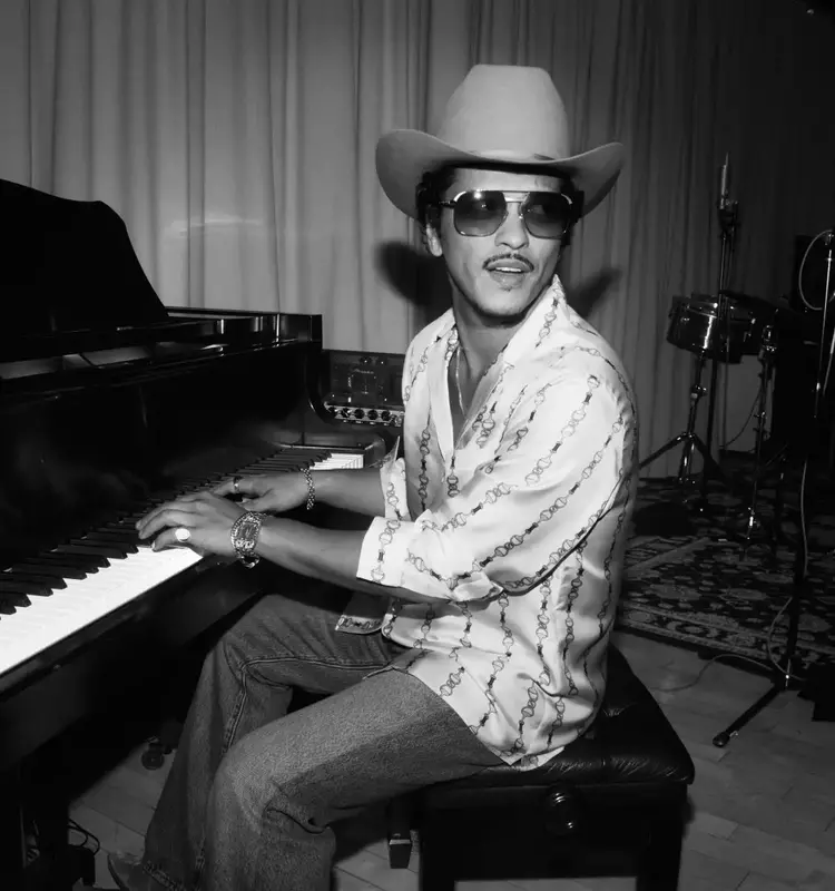 Bruno Mars Secures Publishing Agreement with Avex Music Group