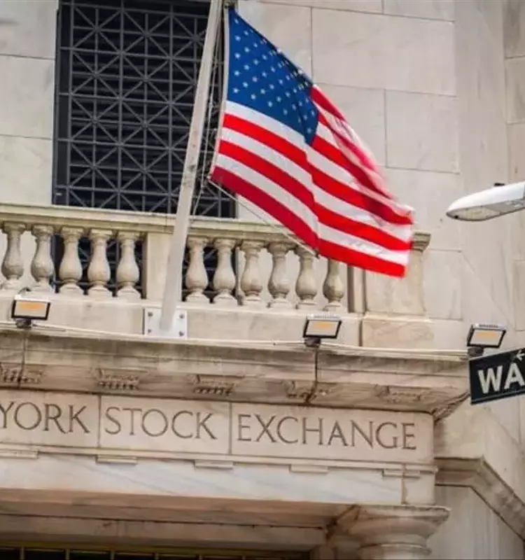 Market Anticipates Powell's Remarks Amidst Rising Futures and Key Stock Movements