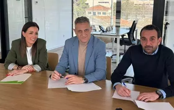 Colaboración Sanitaria en Lleida: DomusVi y COMLL Unen Fuerzas por la Atención Geriátrica