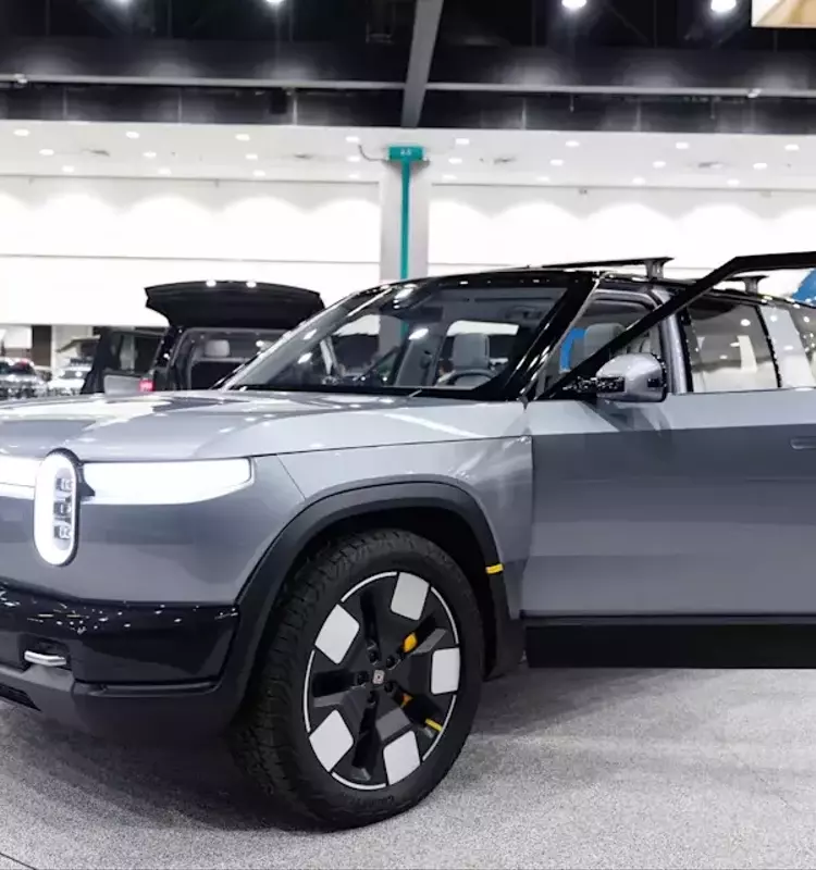 Uber Forges Alliance with Rivian, Bolstering Robotaxi Fleet and Autonomous Driving Ambitions