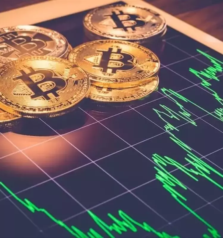 Cryptocurrency Markets Show Mixed Signals Amid Geopolitical Tensions: Bitcoin Holds Steady, Ethereum Dips