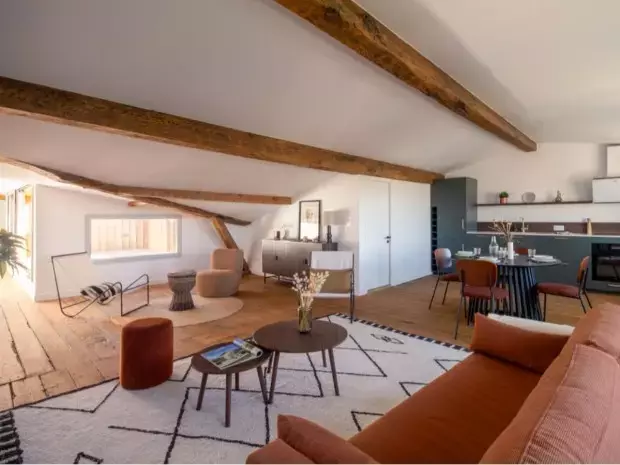 Transformation d'un appartement bordelais par l'ajout d'une terrasse tropézienne
