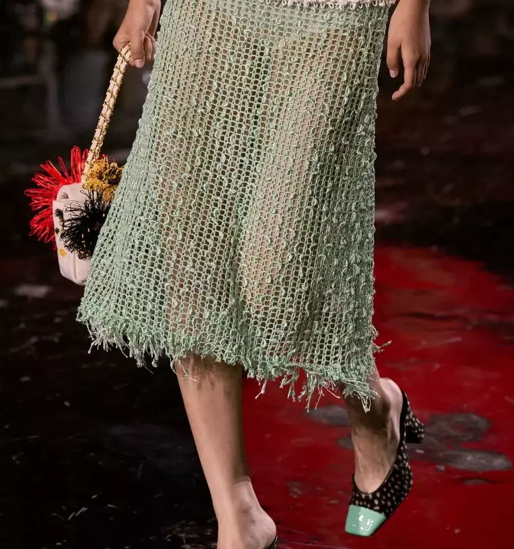 The Fresh Appeal of Toothpaste Dressing: Mint and Icy Blue Hues Dominate Fashion