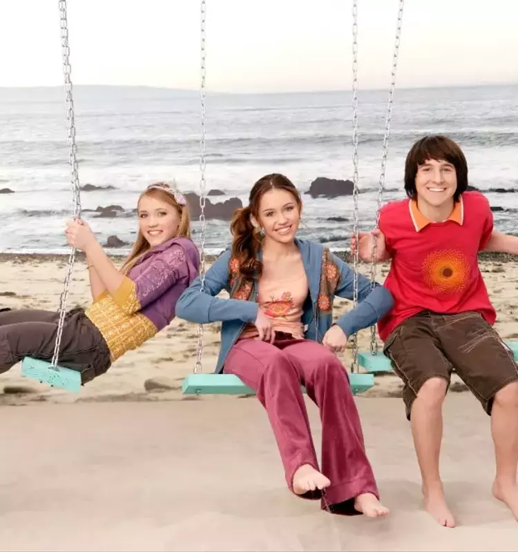 Lead Actors Absent from "Hannah Montana" 20th Anniversary Event