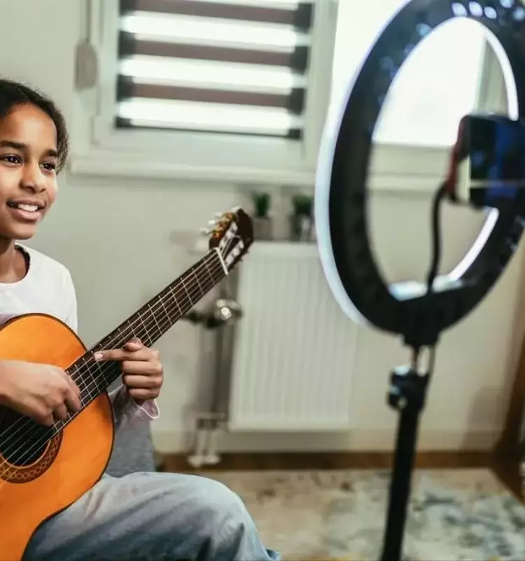 Sculpture Courses: A Scientific Overview of Artistic Education, Techniques, and Applications