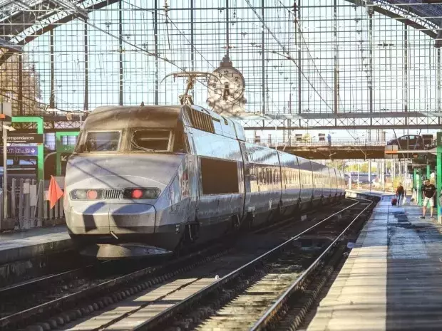 Financement du Projet de Ligne Nouvelle Sud-Ouest : Le Débat Public-Privé S'Intensifie