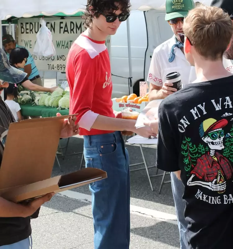 Sombr's Style Sensation at Studio City Farmers Market