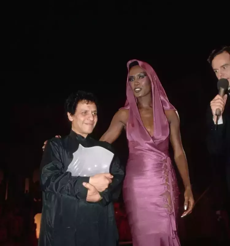 Iconic Duos: Celebrities and Their Fashion Designers