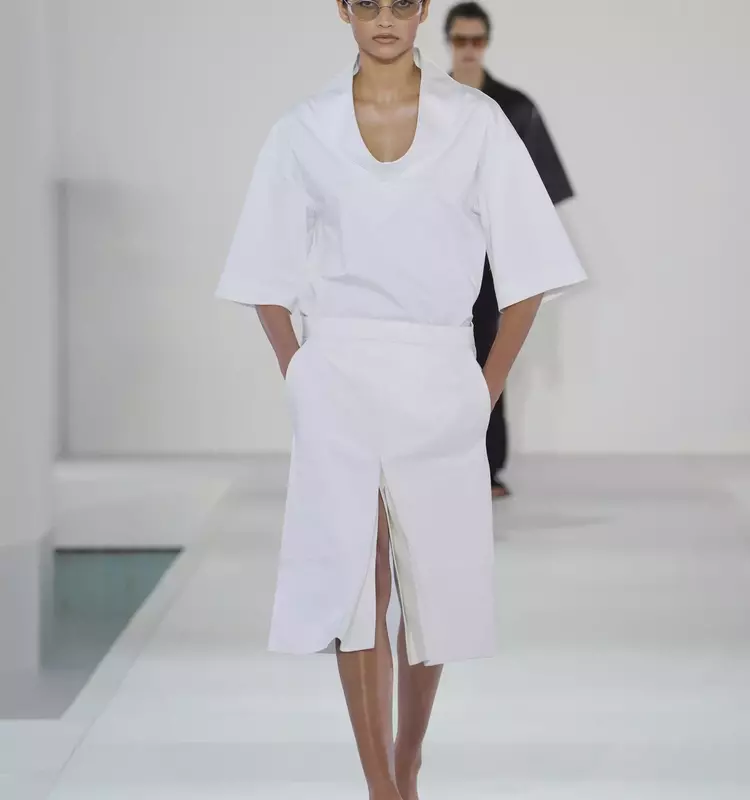 Cos Spring 2026 Ready-to-Wear Collection: A Fusion of Understated Elegance and Modernity in Seoul