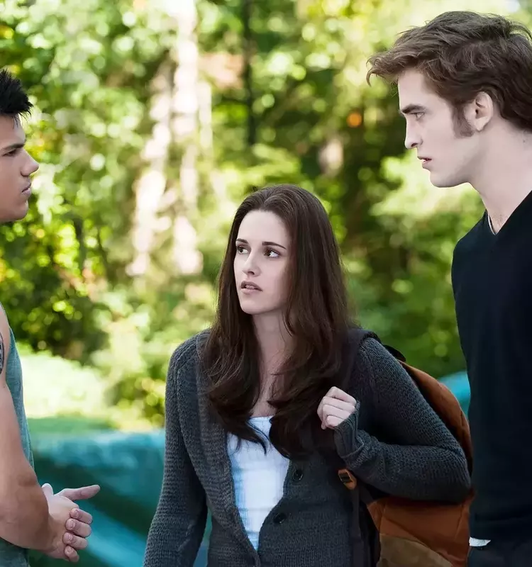 Robert Pattinson's Enduring 'Twilight' Debate: Team Edward vs. Team Jacob