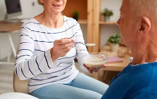 La nutrición y el ejercicio: pilares esenciales para la autonomía geriátrica