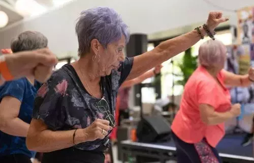 La Fusión Esencial: Nutrición y Actividad Física para la Autonomía Geriátrica