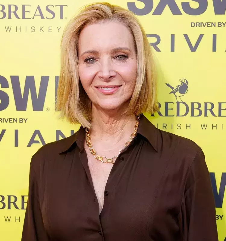 Lisa Kudrow Reflects on the Comforting Power of 'Friends' After 9/11