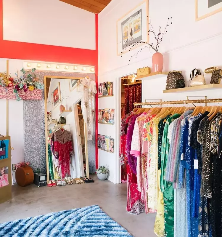 Exploring Los Angeles' Premier Vintage Fashion Boutiques