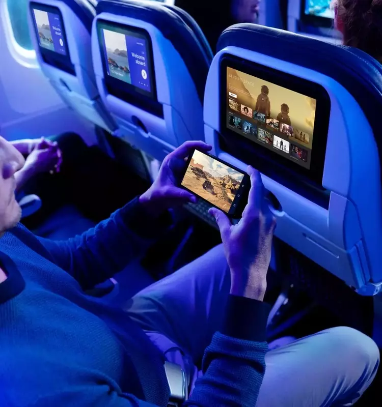 The Evolution of In-Flight Entertainment: High-Speed Internet and Streaming