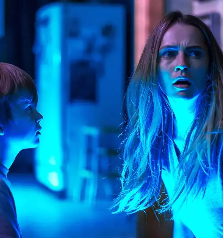 New Line Cinema Enlists Screenwriter for "Lights Out" Sequel
