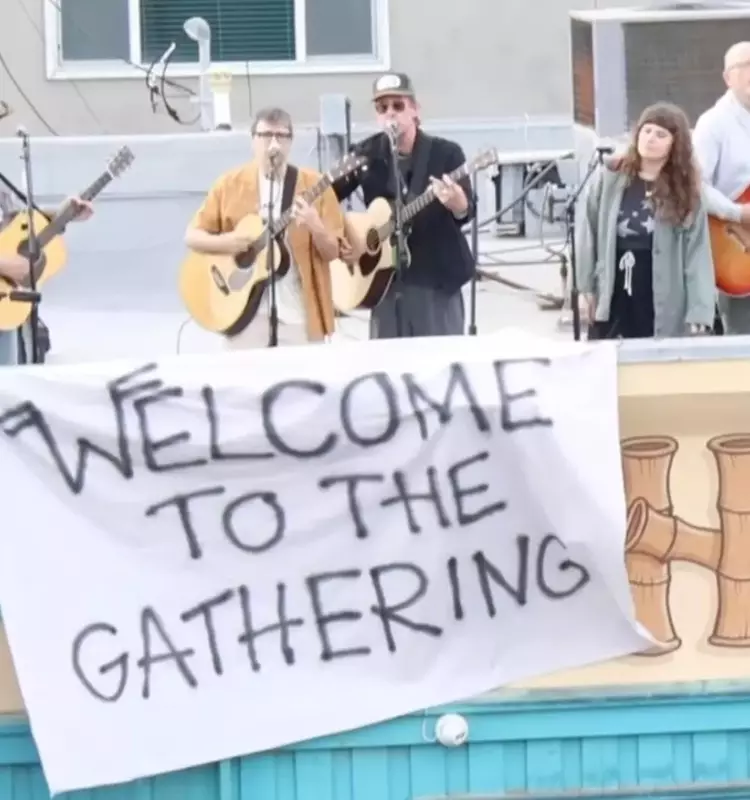 Weezer Performs Surprise Rooftop Concert in Venice Beach Ahead of "The Gathering" Tour