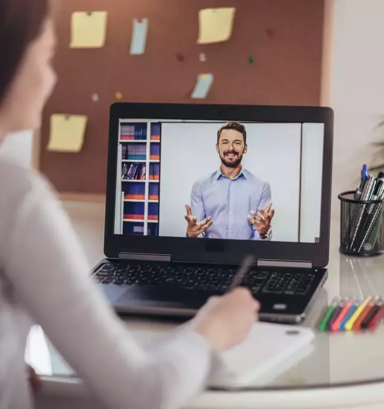 Choosing a Business Management Course: A Practical Guide