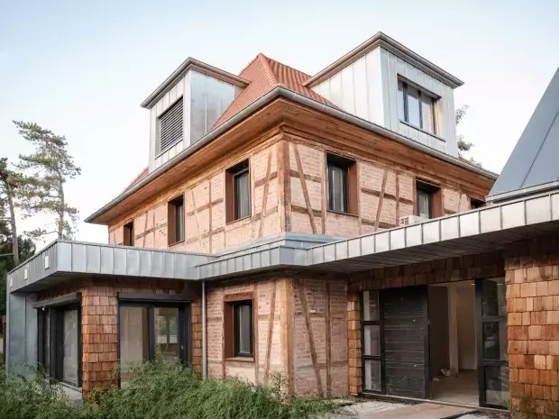 Renaissance majestueuse : l'artisanat local redonne vie à une demeure à colombages emblématique de Strasbourg