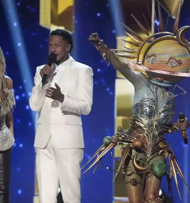 Ashlee Simpson Crowned Champion of 'The Masked Singer' Season 14